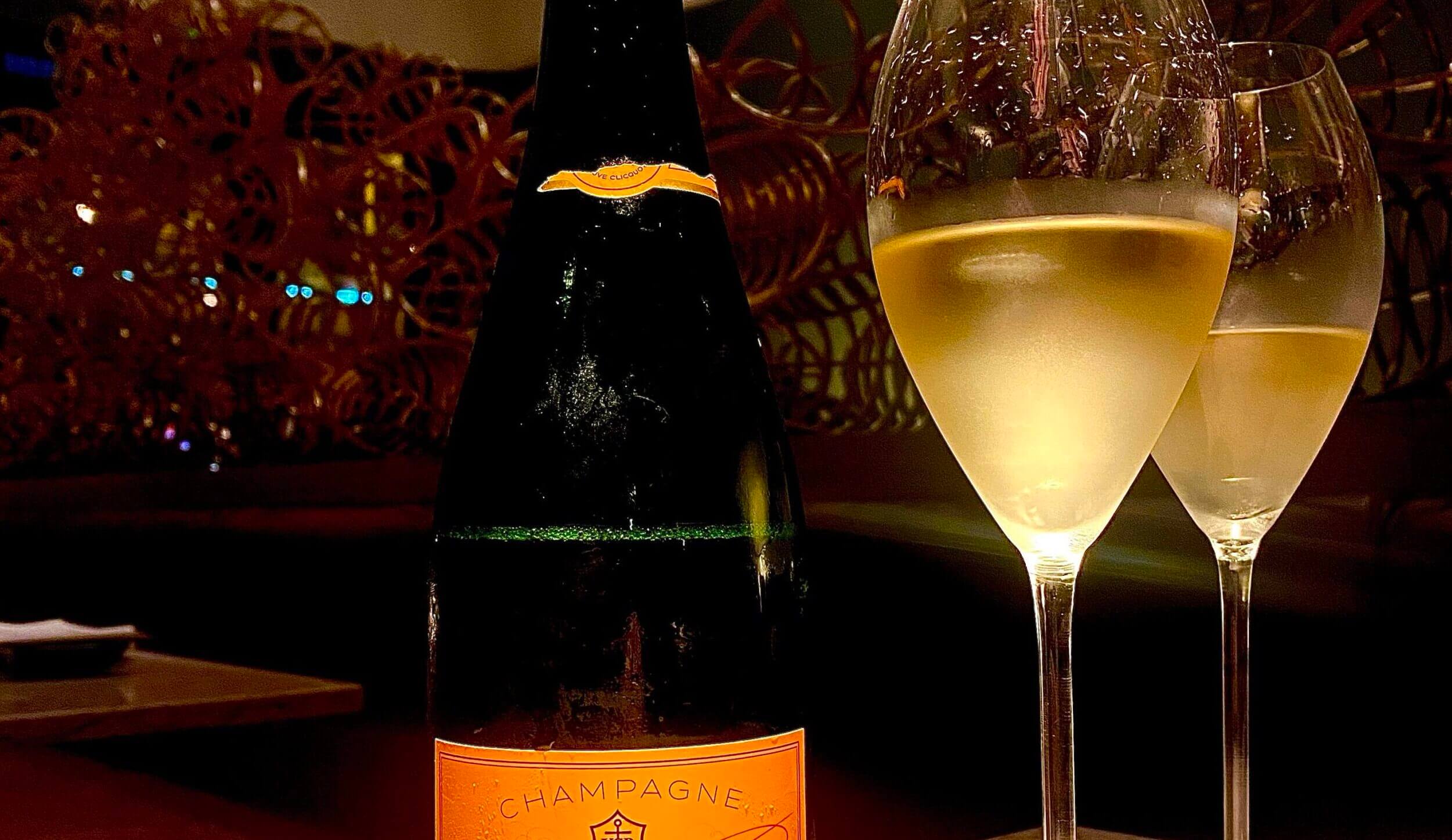 How can we classify Sparkling Wines?