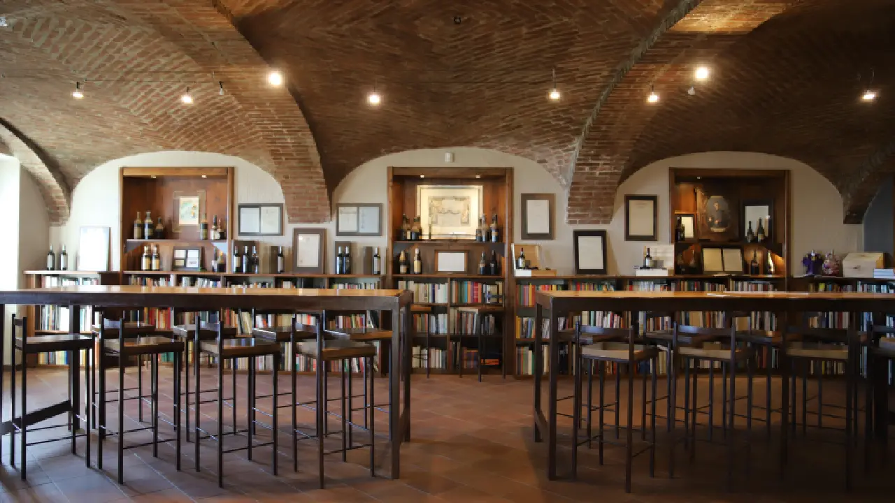 Rocche Costamagna Library 1 Rocche Costamagna Barolo, Costamagna Barolo, Alessandro Locatelli Barolo, Barolo La Morra, Vinhod de Itália
